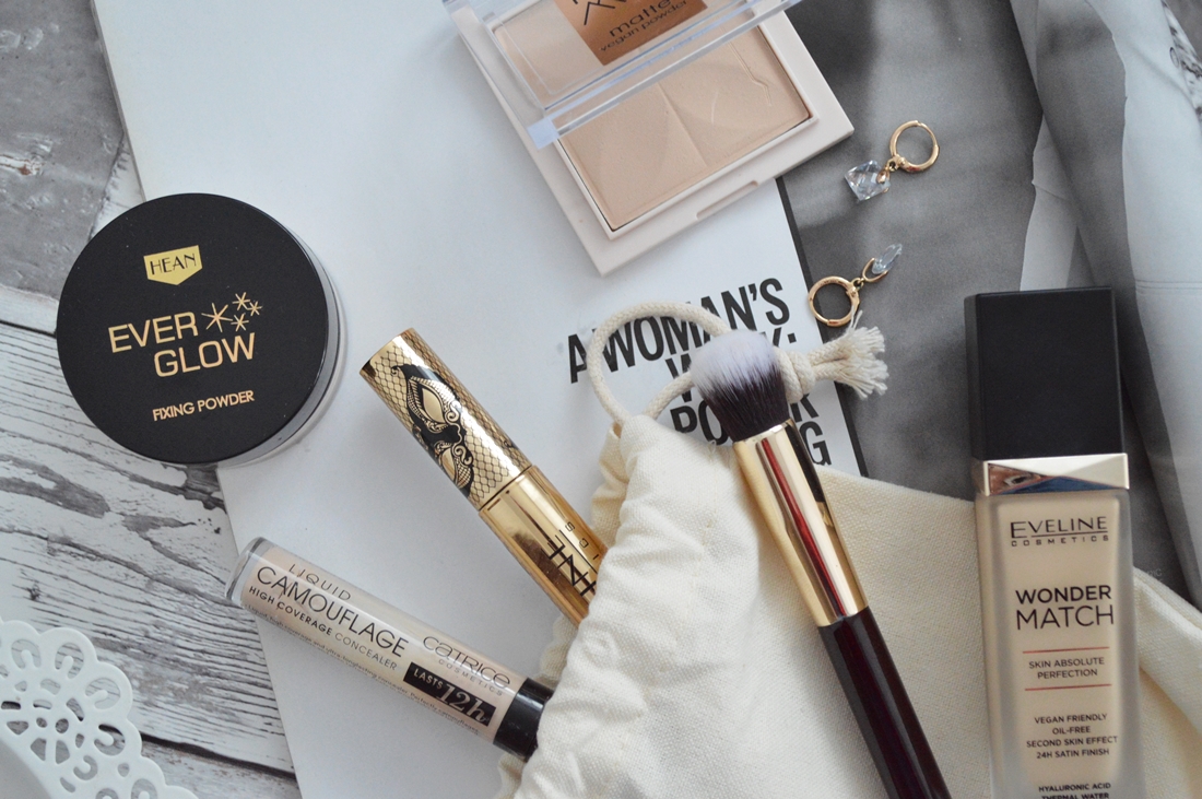 podstawy makijażu co kupić na start